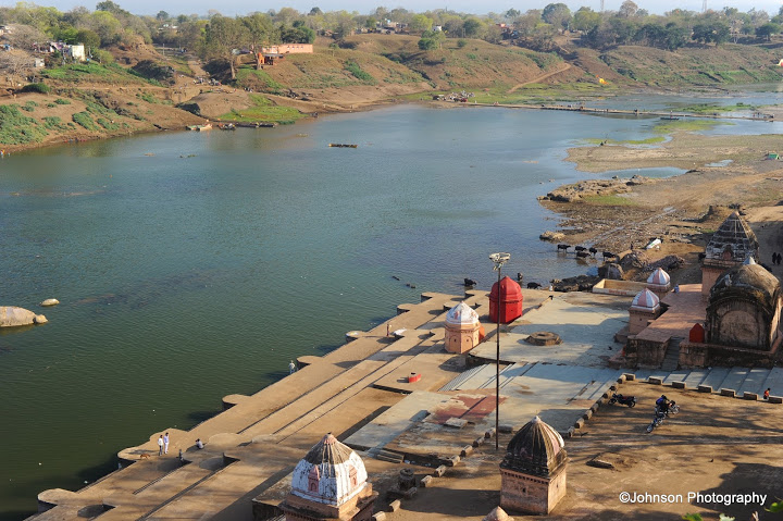 View of Tapti River from top of the Shahi Qila