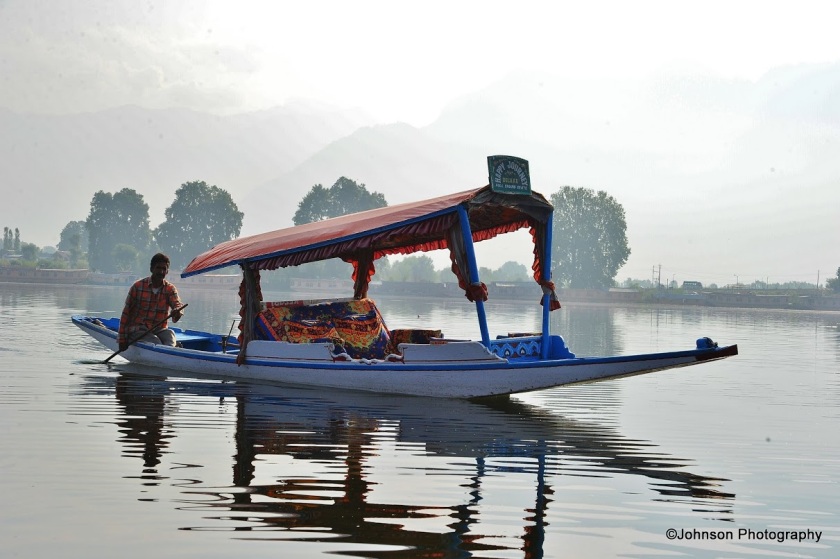 Shikhara boat on Dal Lake 
